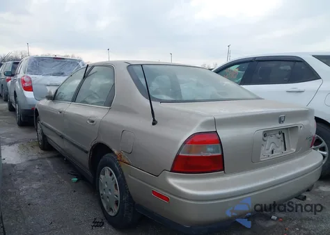 1995 Honda Accord Lx/Ex z USA, uszkodzony, nr VIN 1HGCD5636SA000468